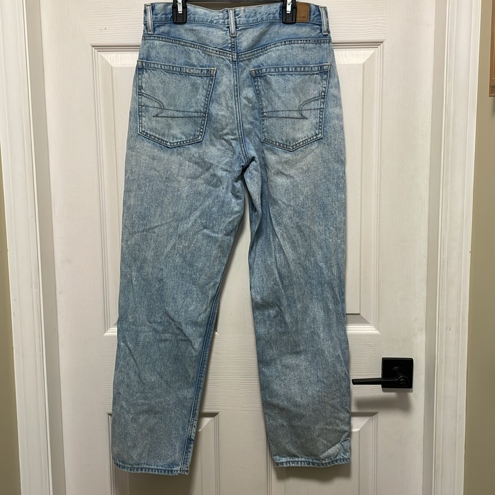American Eagle | 90’s Boyfriend | High-Waisted | Worn Wash | Denim Jean | Size 2 - Picture 6 of 16